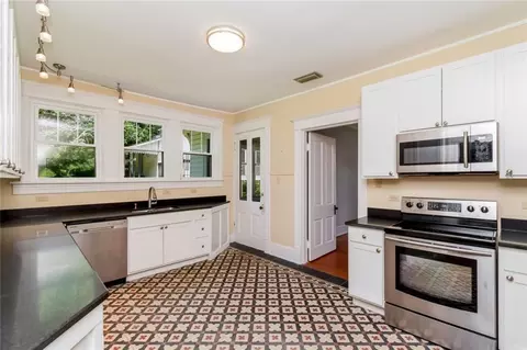 Kitchen - 3220 Bay Front Rd, Mobile, AL 36605 photo 4 of 7