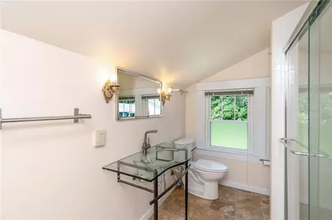 Bath - 3220 Bay Front Rd, Mobile, AL 36605 photo 3 of 4