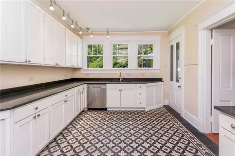 Kitchen - 3220 Bay Front Rd, Mobile, AL 36605 photo 1 of 7