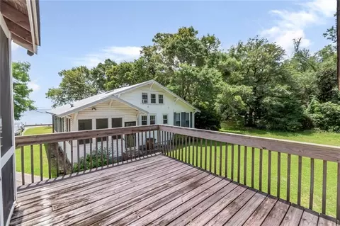 Exterior - 3220 Bay Front Rd, Mobile, AL 36605 photo 9 of 18