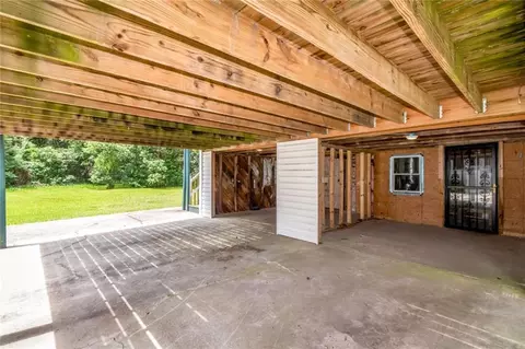 Exterior - 3220 Bay Front Rd, Mobile, AL 36605 photo 11 of 18