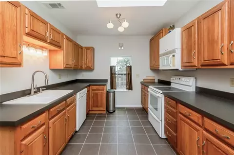 Kitchen - 3220 Bay Front Rd, Mobile, AL 36605 photo 7 of 7