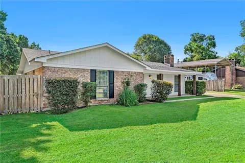 Exterior - 2779 Meadowview Dr, Mobile, AL 36695 photo 6 of 12