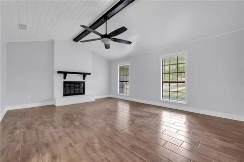 Living - 2779 Meadowview Dr, Mobile, AL 36695 photo 1 of 2