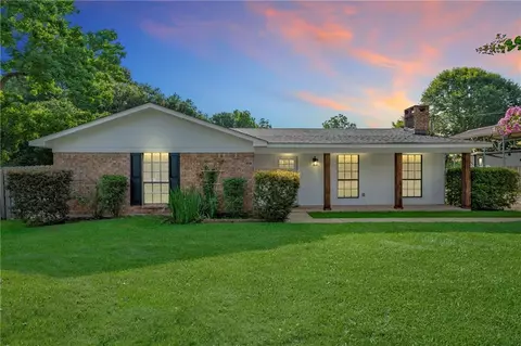 Exterior - 2779 Meadowview Dr, Mobile, AL 36695 photo 3 of 12