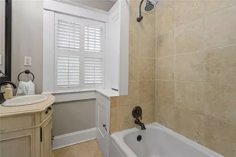 Bath - 101 Bradford Ave, Mobile, AL 36604 photo 2 of 5