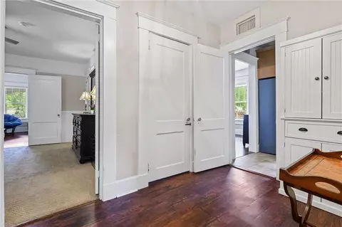 Entry Way - 101 Bradford Ave, Mobile, AL 36604 photo 3 of 6