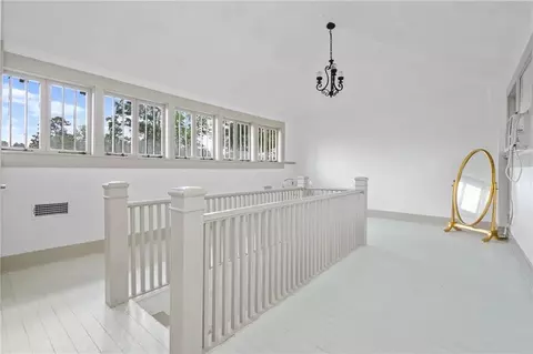 Entry Way - 101 Bradford Ave, Mobile, AL 36604 photo 5 of 6
