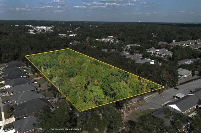 6447 Johnston Ln, Mobile, AL 36695