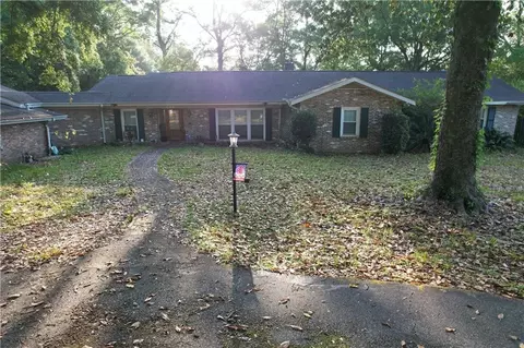 615 Skyline Dr W, Mobile, AL 36609