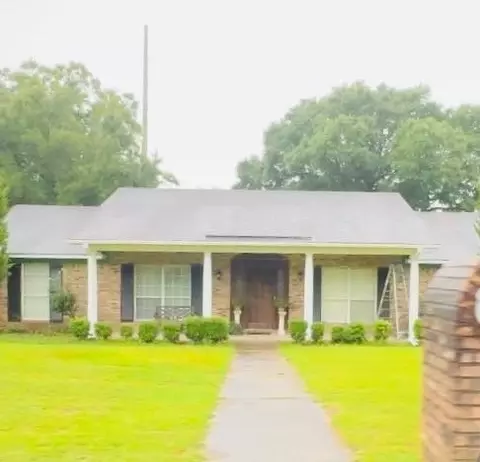 7321 Carson Rd S, Mobile, AL 36695