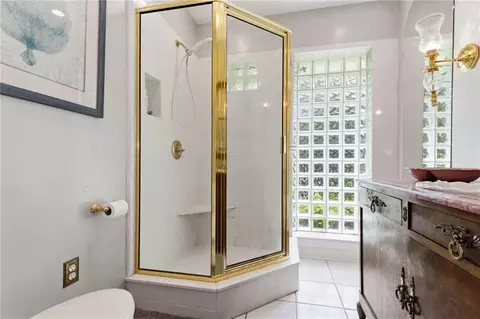 Bath - 436 Byron Ave E, Mobile, AL 36609 photo 2 of 4