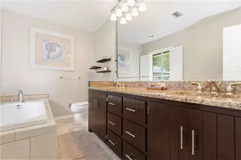 Bath - 436 Byron Ave E, Mobile, AL 36609 photo 3 of 4