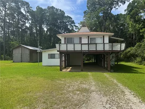 125 Bienville Blvd, Dauphin Island, AL 36528