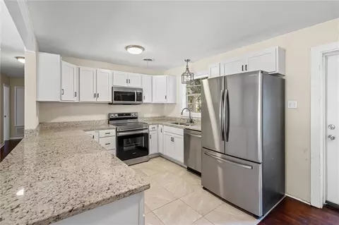 1121 Stevens Ln, Mobile, AL 36618 photo 6