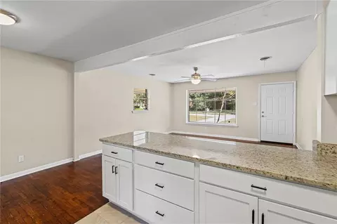 1121 Stevens Ln, Mobile, AL 36618 photo 8