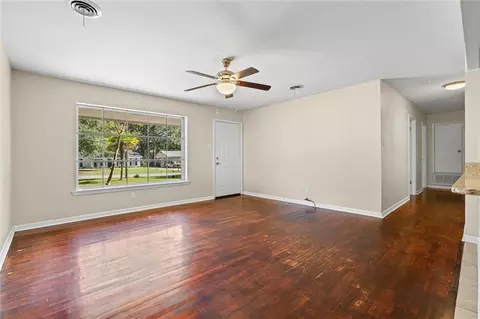 1121 Stevens Ln, Mobile, AL 36618 photo 2