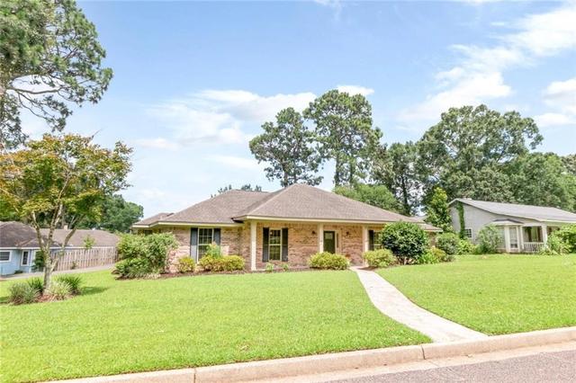 1215 Richmond Ct, Mobile, AL 36695