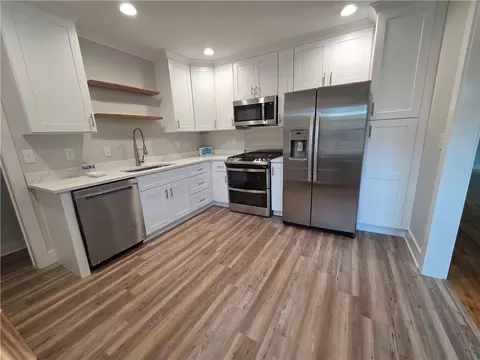 Kitchen - 40 Lourando Dr W, Mobile, AL 36606 photo 1 of 1