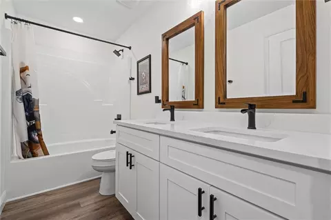 Bath - 370 Allison Ct, Mobile, AL 36608 photo 2 of 2