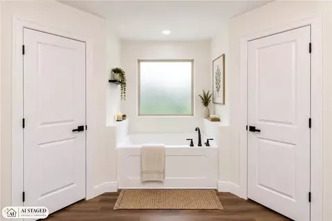 Bath - 370 Allison Ct, Mobile, AL 36608 photo 5 of 7