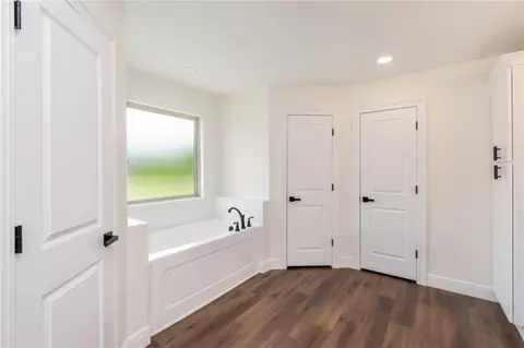 Entry Way - 370 Allison Ct, Mobile, AL 36608 photo 4 of 4