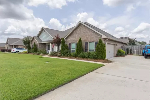 Exterior - 9010 Crain Ave, Mobile, AL 36695 photo 2 of 10