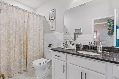 Bath - 9010 Crain Ave, Mobile, AL 36695 photo 3 of 4