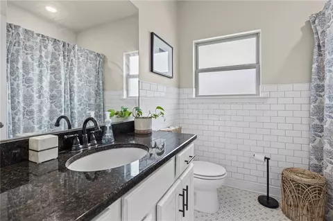 Bath - 9010 Crain Ave, Mobile, AL 36695 photo 4 of 4