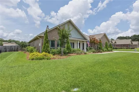 Exterior - 9010 Crain Ave, Mobile, AL 36695 photo 9 of 10
