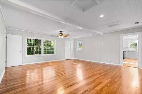 Living - 113 Maury Dr, Mobile, AL 36606 photo 3 of 4