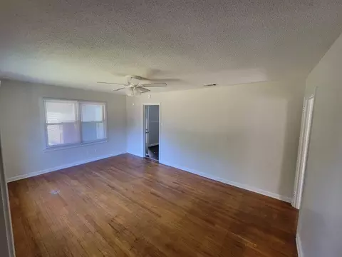 1404 Stevens Ln, Mobile, AL 36618 photo 3