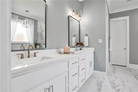 Bath - 17475 Burwick Loop, Fairhope, AL 36532 photo 2 of 9