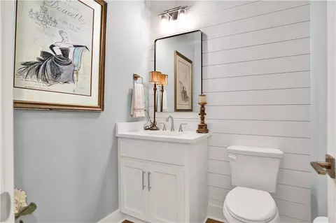 Bath - 17475 Burwick Loop, Fairhope, AL 36532 photo 8 of 9