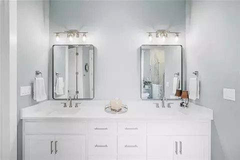 Bath - 17475 Burwick Loop, Fairhope, AL 36532 photo 3 of 9