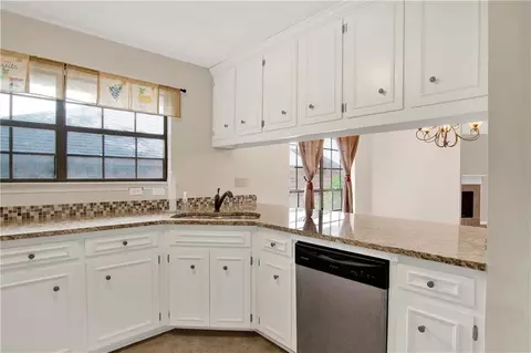 Kitchen - 19 Parma Dr, Daphne, AL 36526 photo 5 of 6
