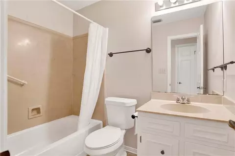 Bath - 19 Parma Dr, Daphne, AL 36526 photo 2 of 4