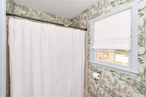 Bath - 3675 Claridge Rd N, Mobile, AL 36608 photo 5 of 5