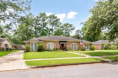 Exterior - 3675 Claridge Rd N, Mobile, AL 36608 photo 3 of 12