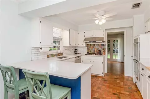 Kitchen - 3675 Claridge Rd N, Mobile, AL 36608 photo 4 of 7
