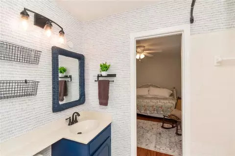 Bath - 3675 Claridge Rd N, Mobile, AL 36608 photo 3 of 5