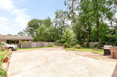 Exterior - 3675 Claridge Rd N, Mobile, AL 36608 photo 9 of 12