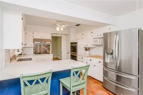 Kitchen - 3675 Claridge Rd N, Mobile, AL 36608 photo 5 of 7