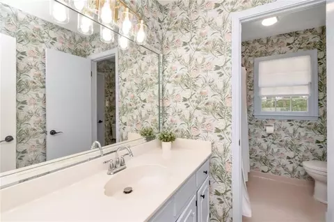 Bath - 3675 Claridge Rd N, Mobile, AL 36608 photo 4 of 5