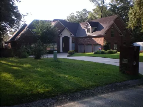 5900 Vaughan Dr E, Satsuma, AL 36572