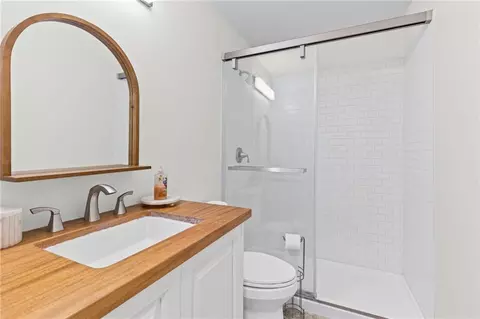Bath - 2605 Demetropolis Rd, Mobile, AL 36609 photo 1 of 2