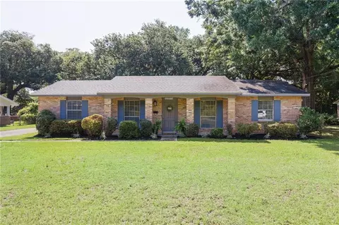 2225 Vaughan Dr E, Mobile, AL 36605 photo 1