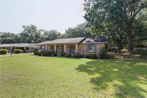 2225 Vaughan Dr E, Mobile, AL 36605 photo 2