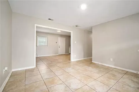 Living - 6550 Athey Ct, Mobile, AL 36608 photo 3 of 4
