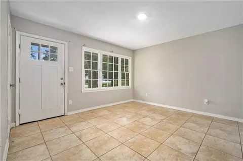 Living - 6550 Athey Ct, Mobile, AL 36608 photo 1 of 4